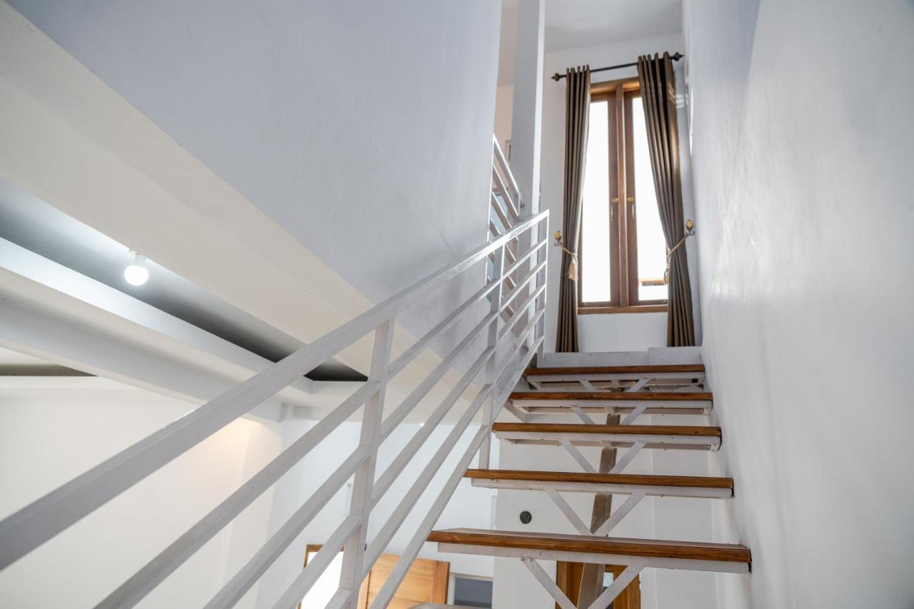Azalia Homestay ジョグジャカルタ エクステリア 写真
